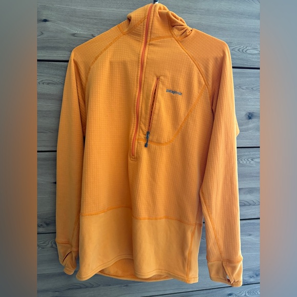 Patagonia Other - Patagonia Men’s Orange R1 with hood Size small